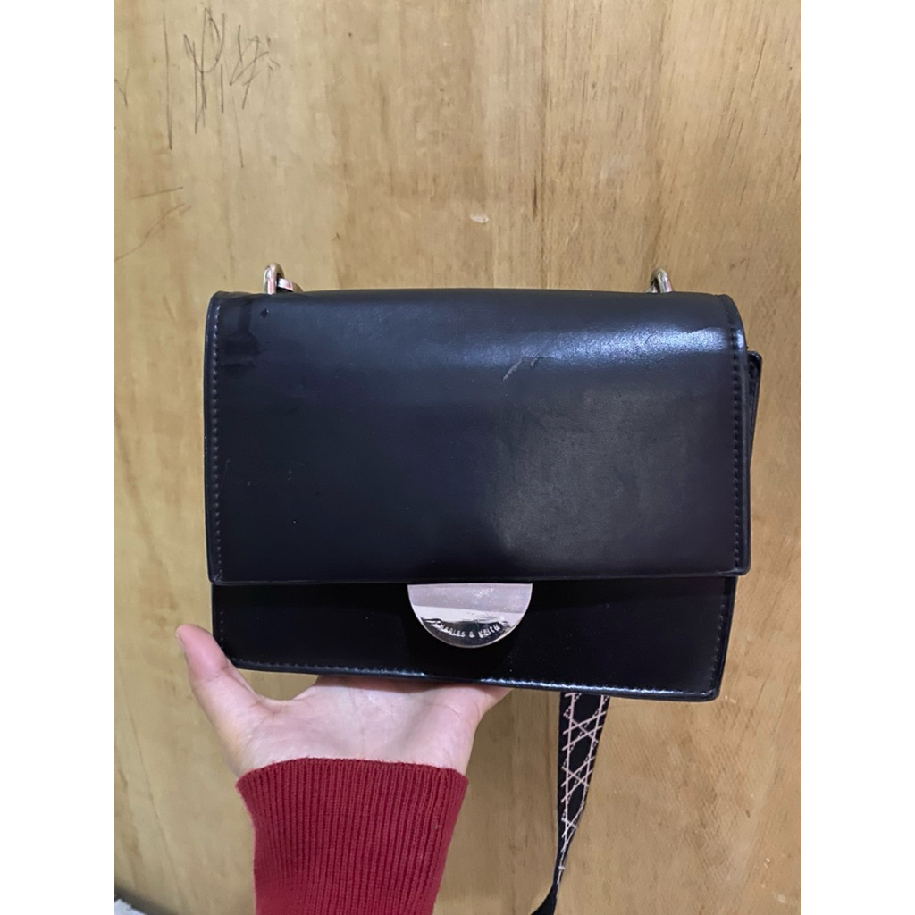 Preloved Tas Slingbag Handbag Tas Slempang Tas Pesta Tas Kondangan