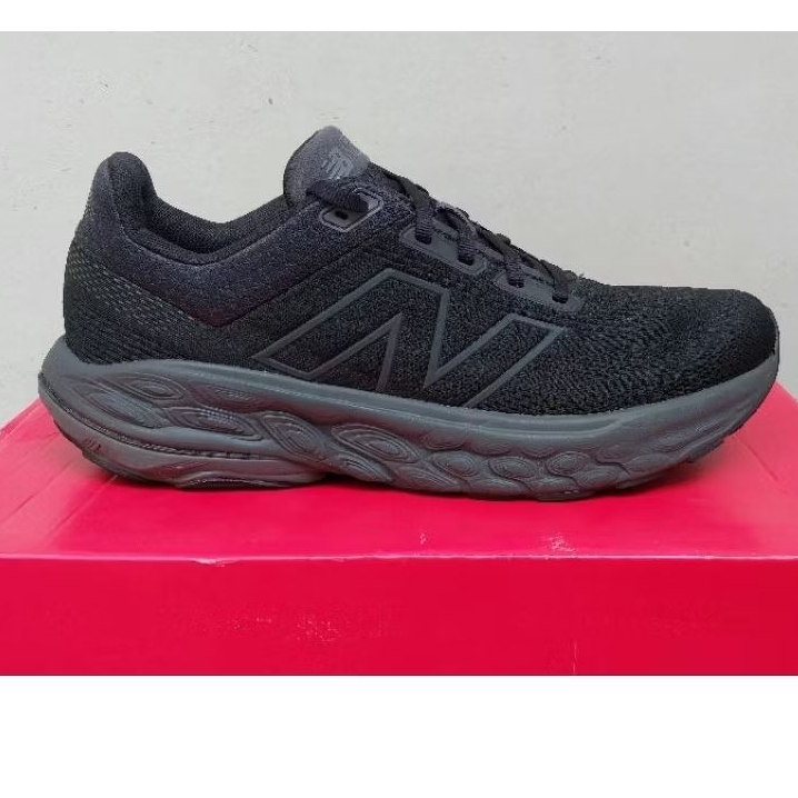 Preloved Sepatu Running New Balance 860 v14 Black Original 42