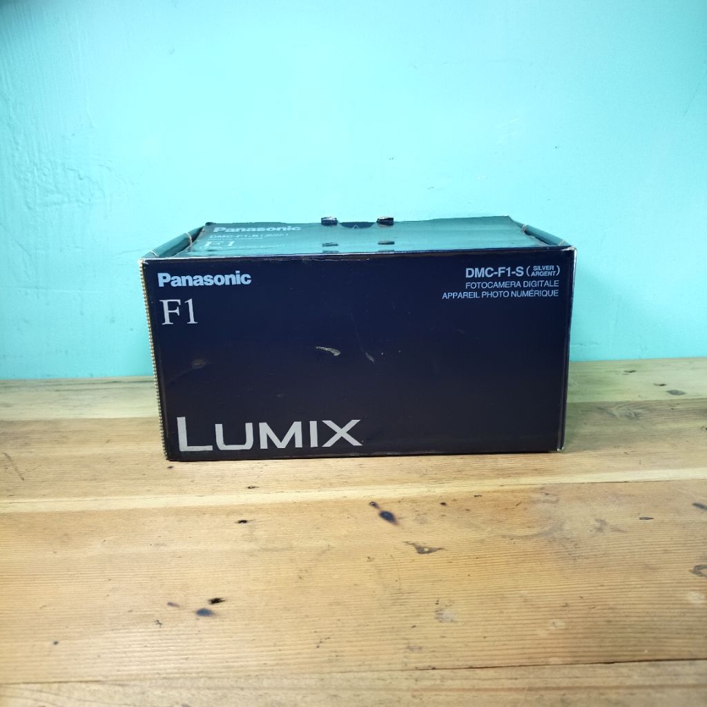 box / kardus aja kamera panasonic lumix dmc-f1s