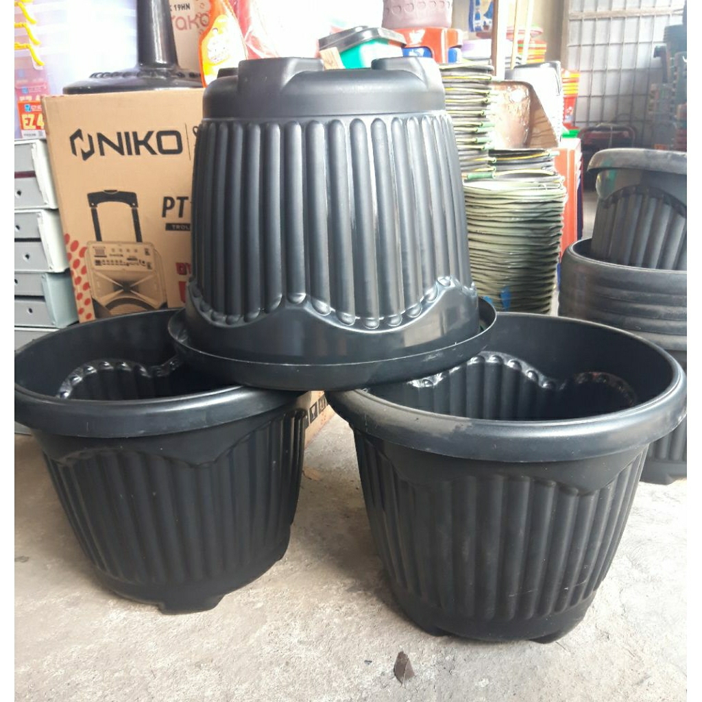 Pot bunga hitam besar/pot tanaman,pot kembang tulip 50(46x39)