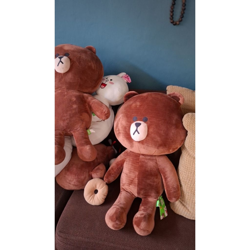 Boneka Brown Line Friends pegang donat, original