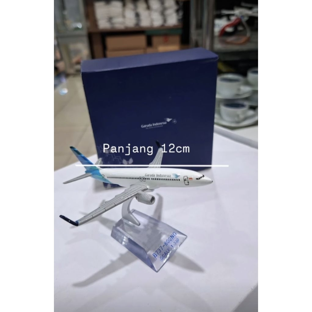 Miniatur Pesawat GARUDA INDONESIA B737-800NG