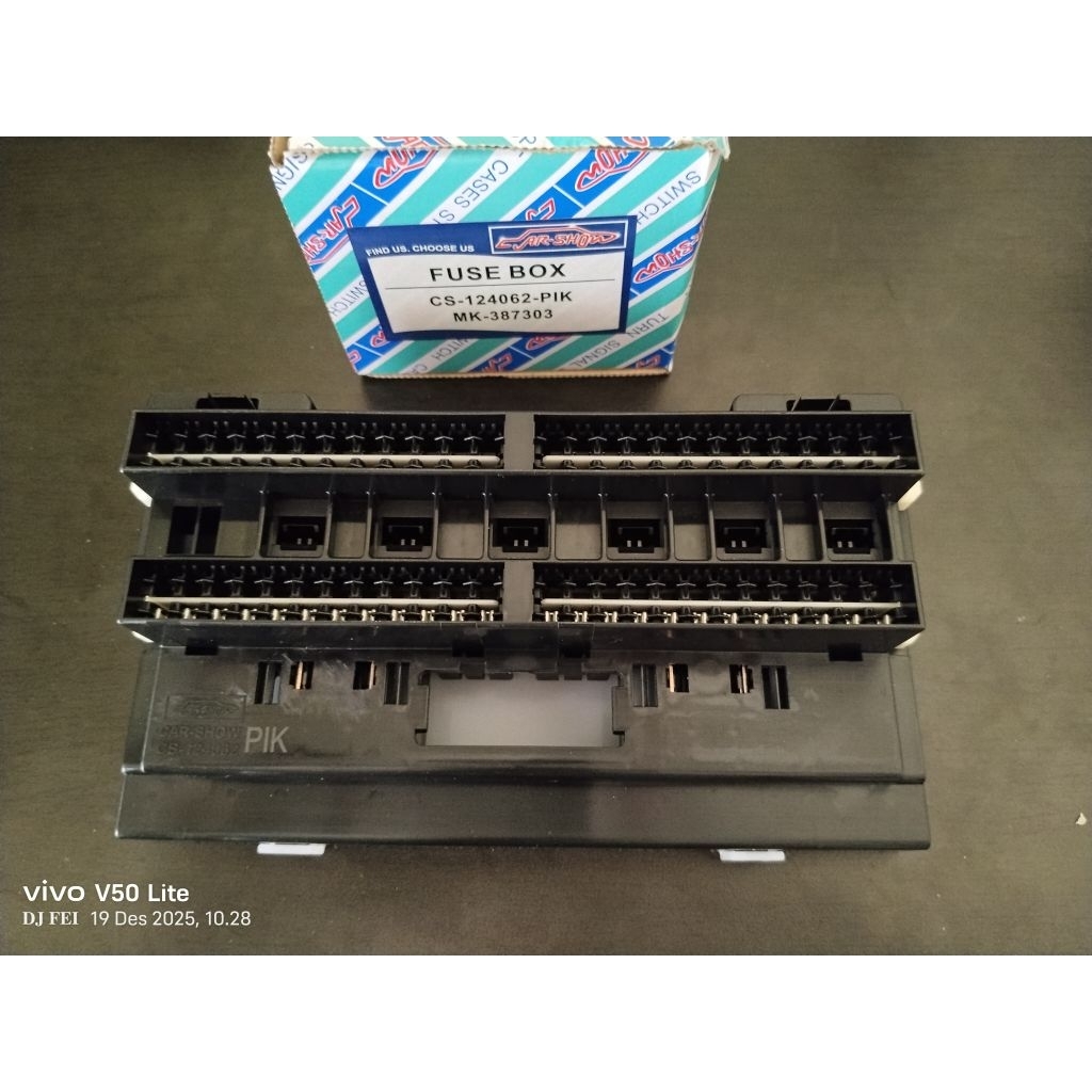 FUSE BOX KOTAK SEKRING CANTER TURBO TRUCK MITSUBISHI CARSHOW ASLI MADE IN TAIWAN