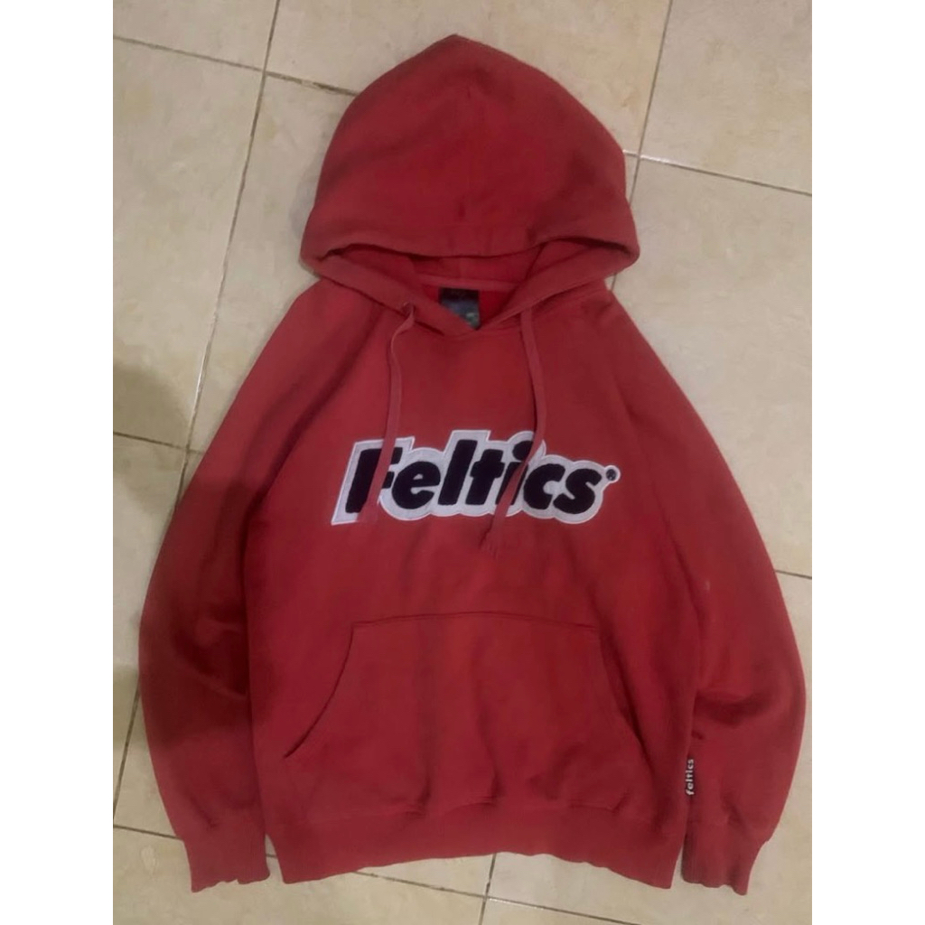 Hoodie Feltics Merah