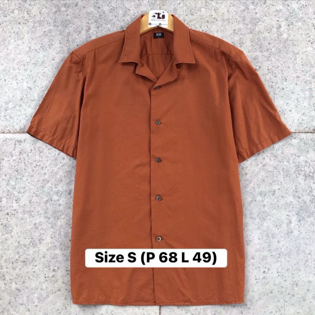 Kemeja Open Collar Uniqlo
