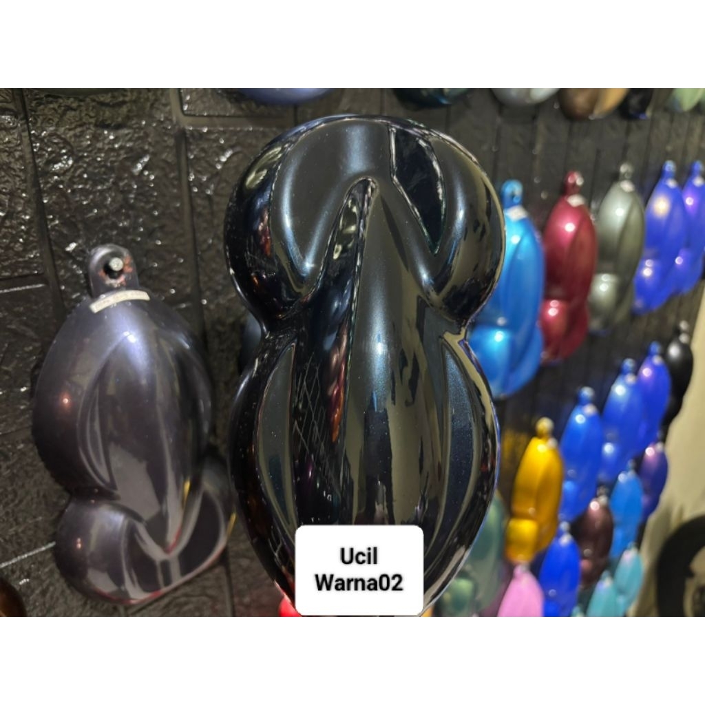 cat hitam lembayung biru bahan pu