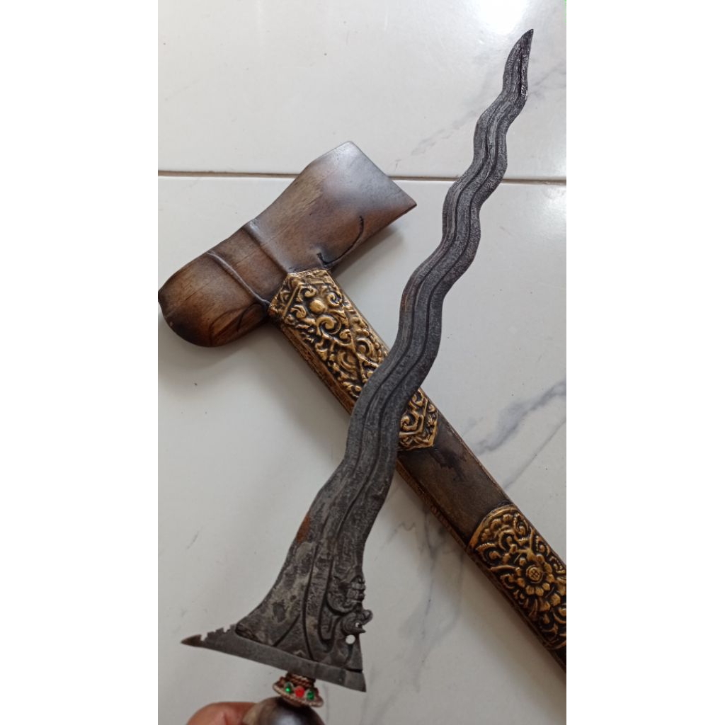 keris Bali pamor kulit semangka