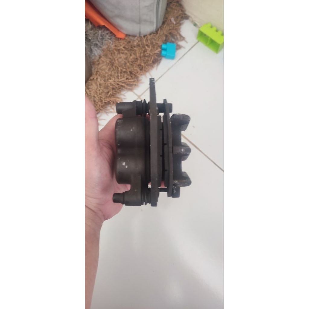 kaliper depan yamaha MT 25