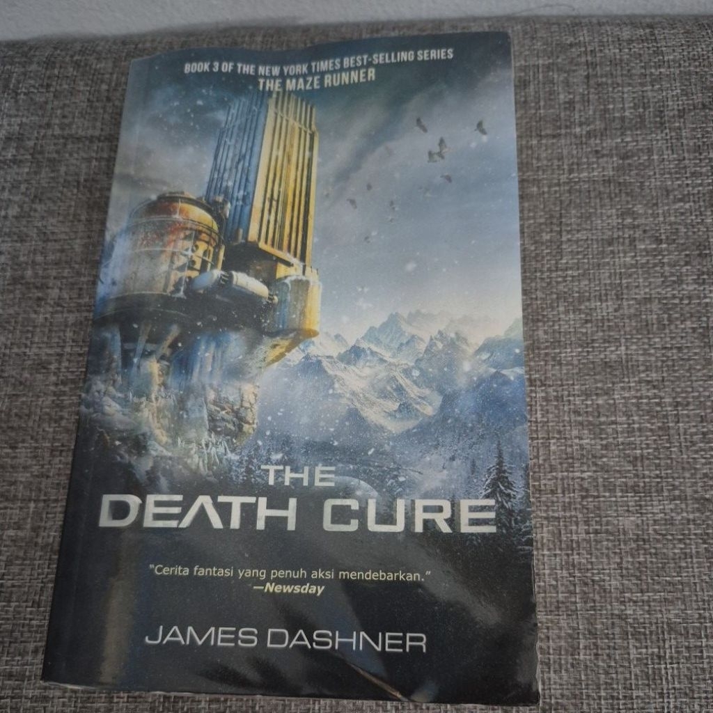 Novel The Death Cure - James Dashner - Maze Runner Series