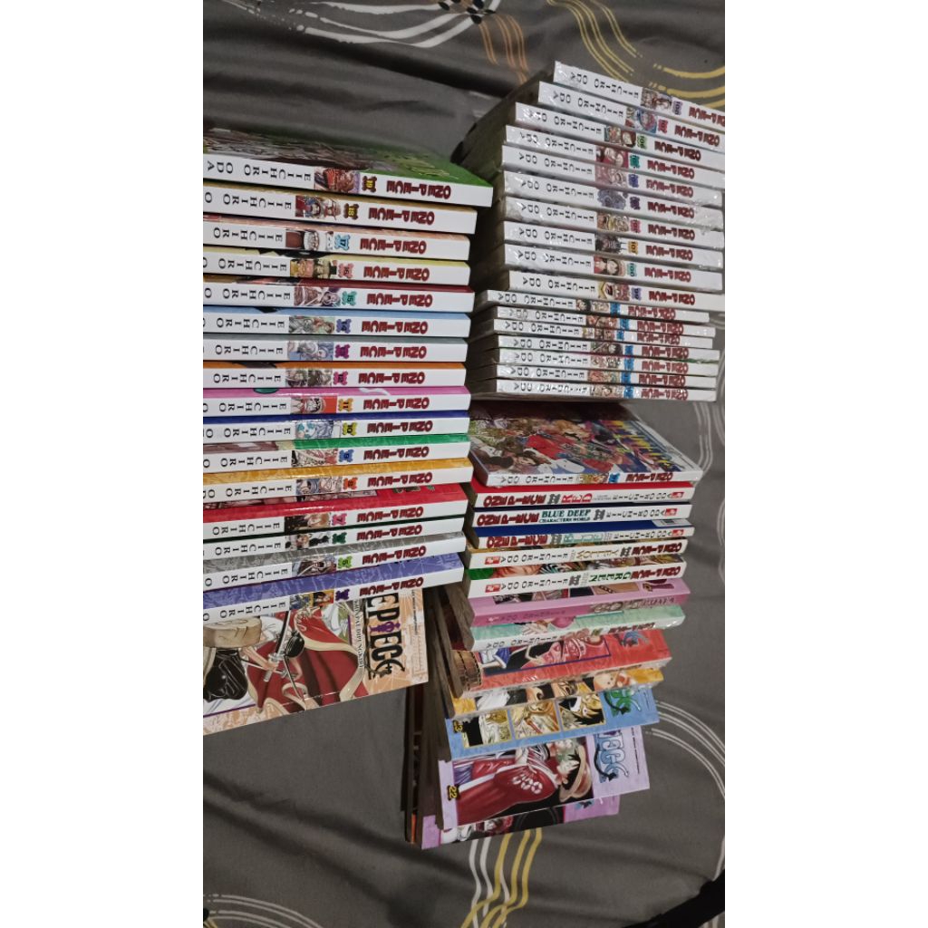 One Piece Data Book + Wanted