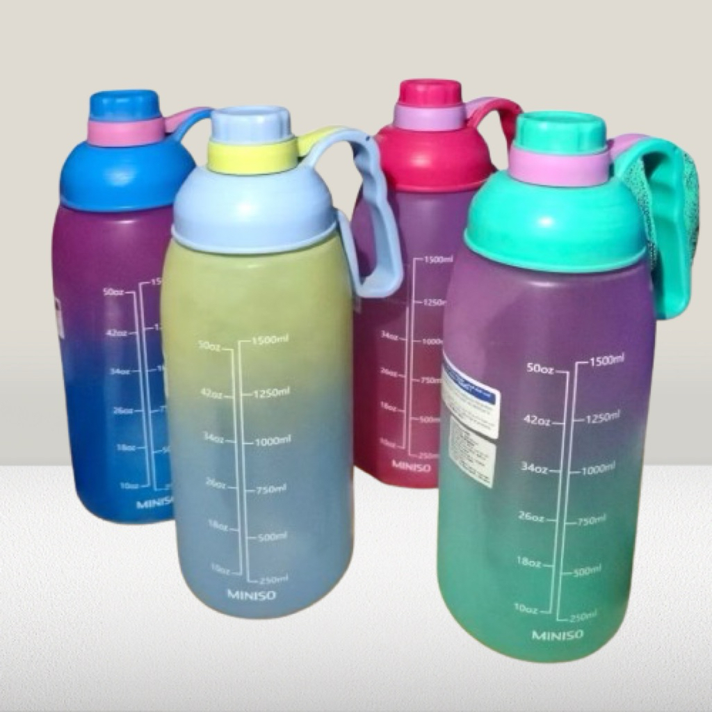 MINISO WATER BOTTLE 1.8L GRADIENT BOTOL AIR MINUM KAPASITAS BESAR DENGAN PEGANGAN