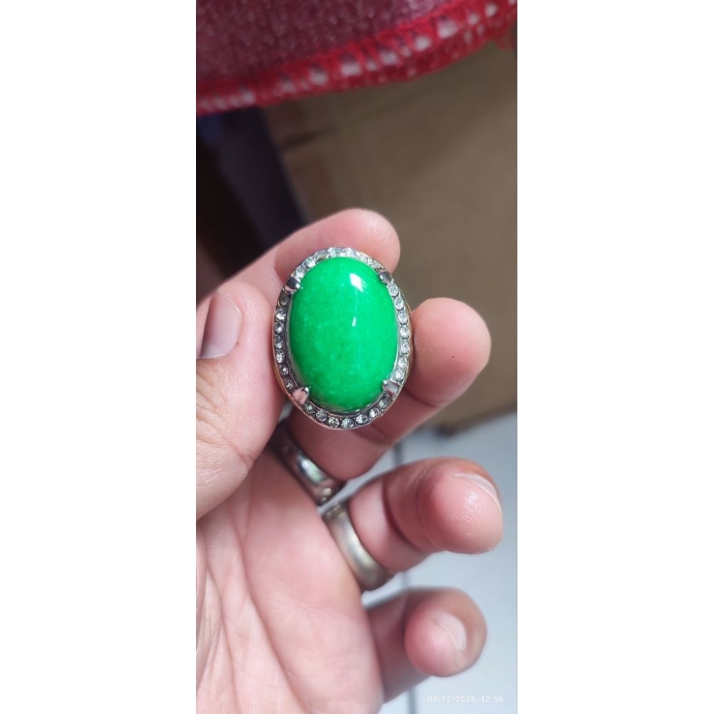 cincin batu giok hijau