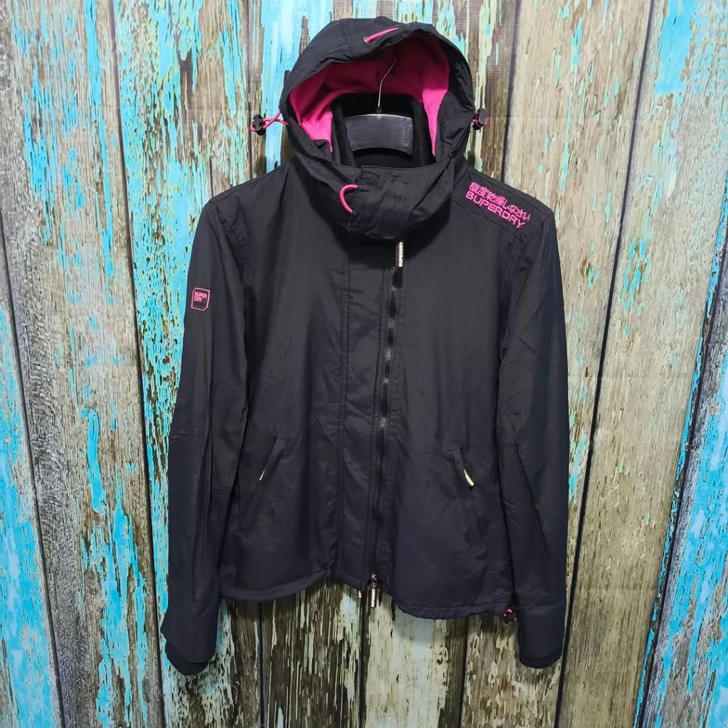 jaket outdoor SUPERDRY tebal size L casual bagus original