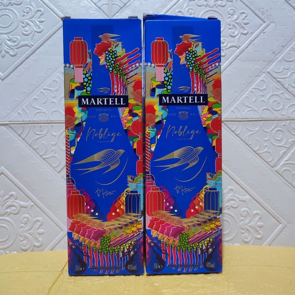 Koleksi botol kosong bekas_MARTEL noblige 700ml+dus