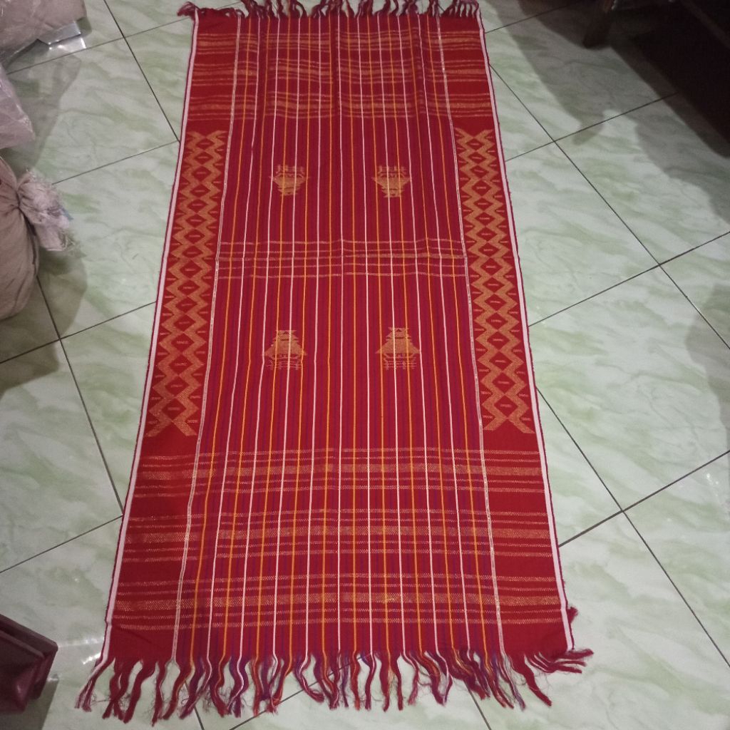 uis nipes adat Karo ulos Karo perempuan