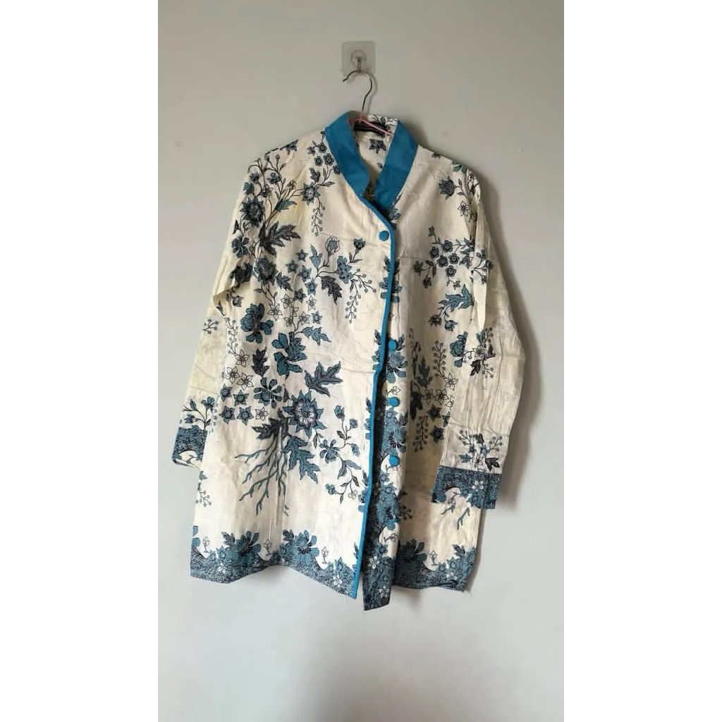 Baju Batik Putih Biru