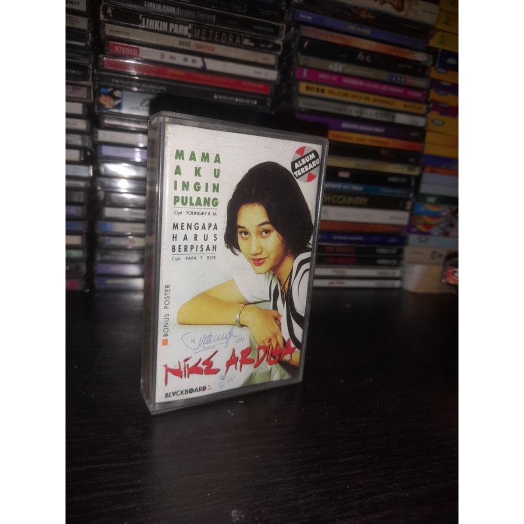 Kaset Nike Ardilla - Mama, Aku Ingin Pulang