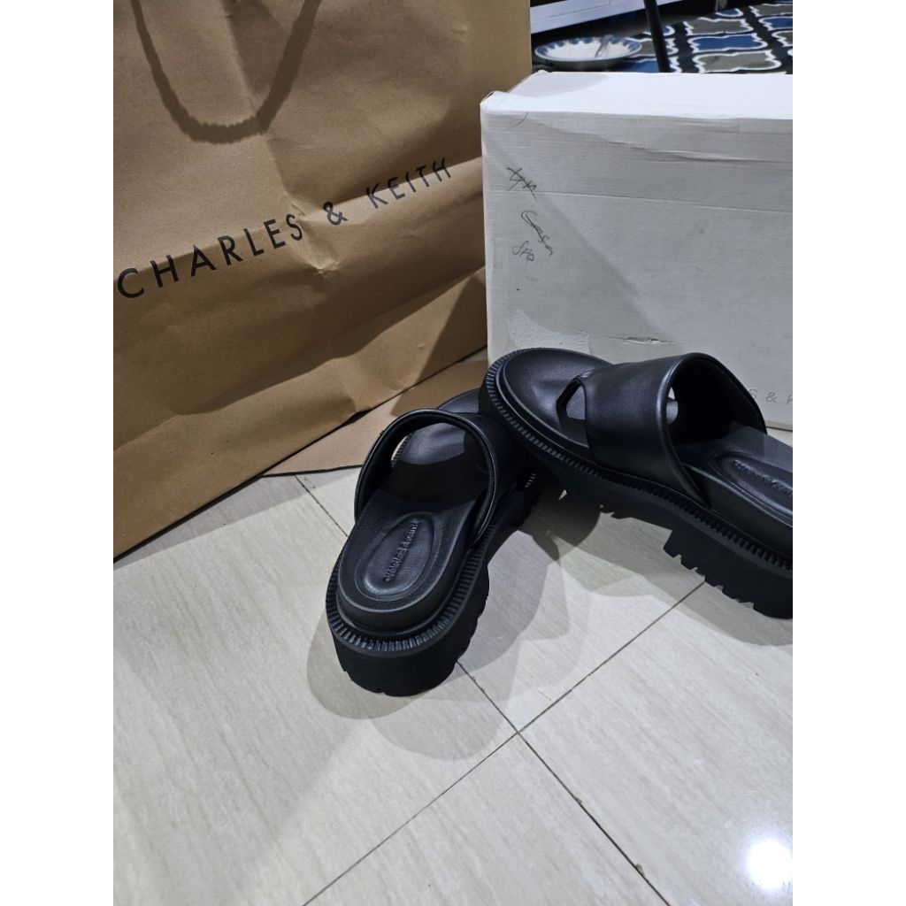 SANDAL CHARLES & KEITH