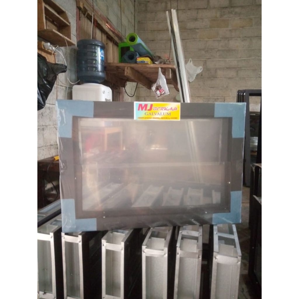 Jendela Boven zigzag galvalum ketebalan bahan 0.30