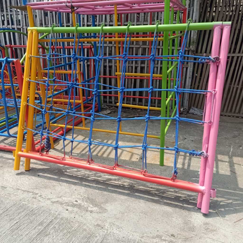 Panjat Tali Playground Anak