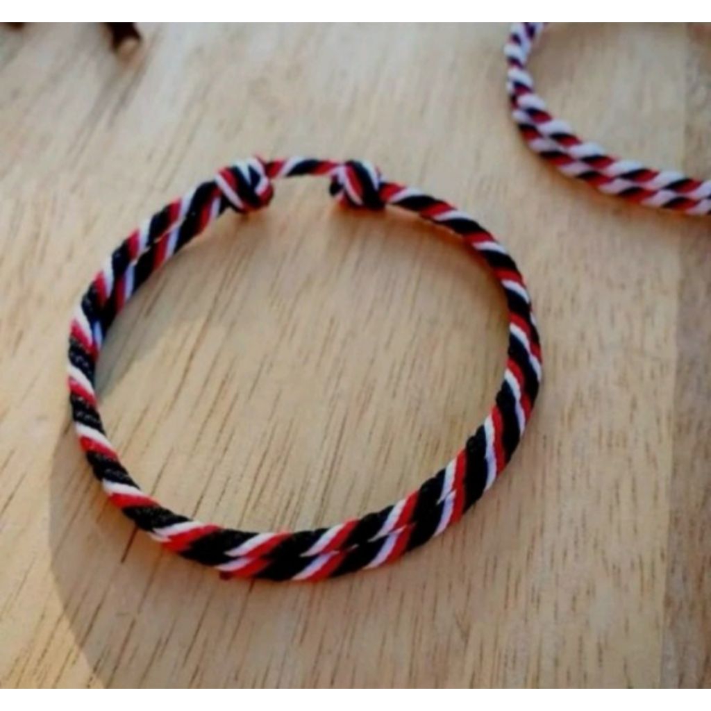 Gelang Bali Tridatu | Gelang Benang Merah Hitam Putih