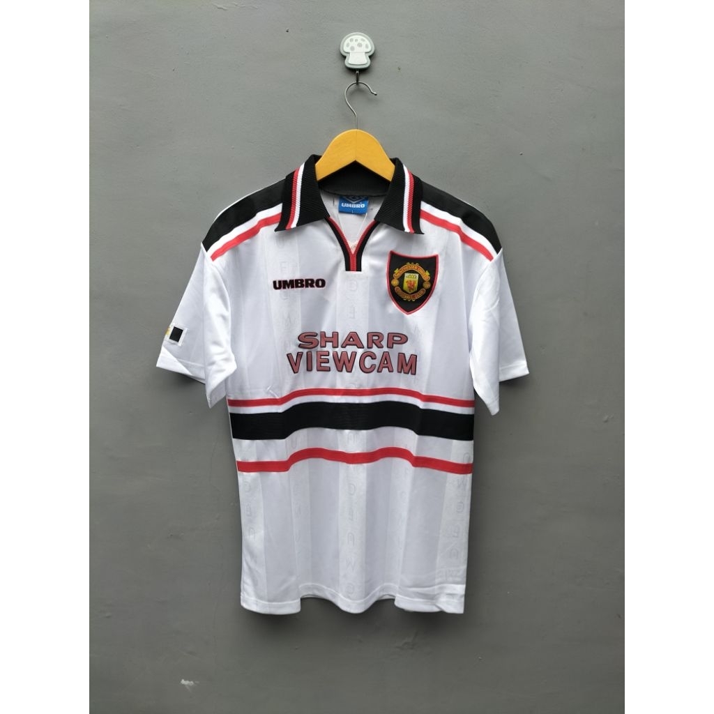 JERSEY MANCHESTER UNITED AWAY RETRO PUTIH MUSIM 1997/1998 GRADE ORI