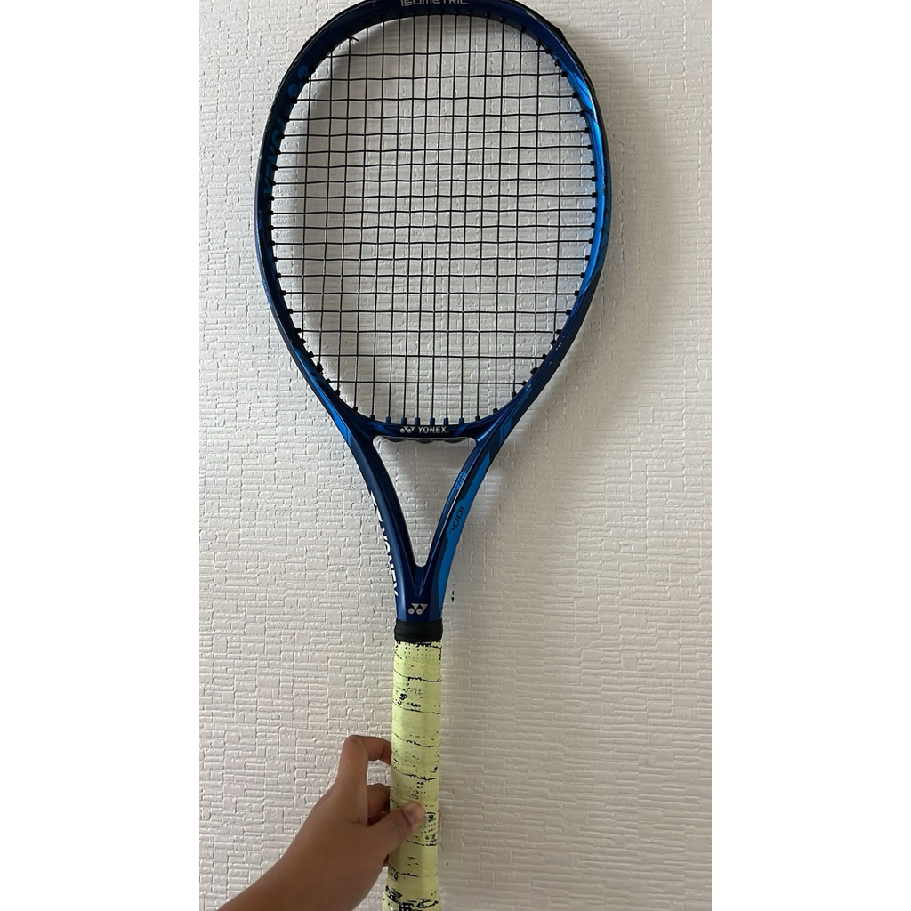 Yonex Ezone Deep Blue 2020 100/285/G? raket tenis