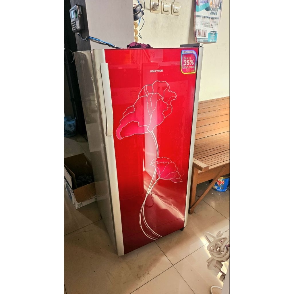 KULKAS PINTU 1 POLYTRON PRG 18 MERAH SEKEN / BEKAS