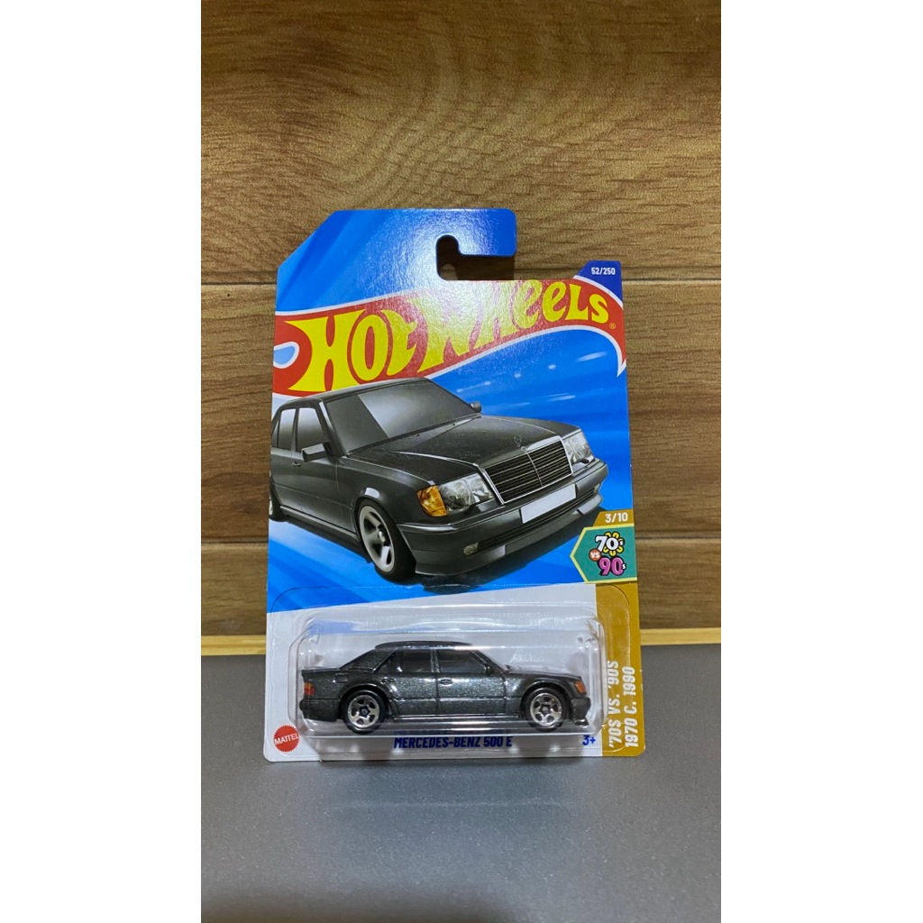Hotwheels Mercedes-Benz 500E