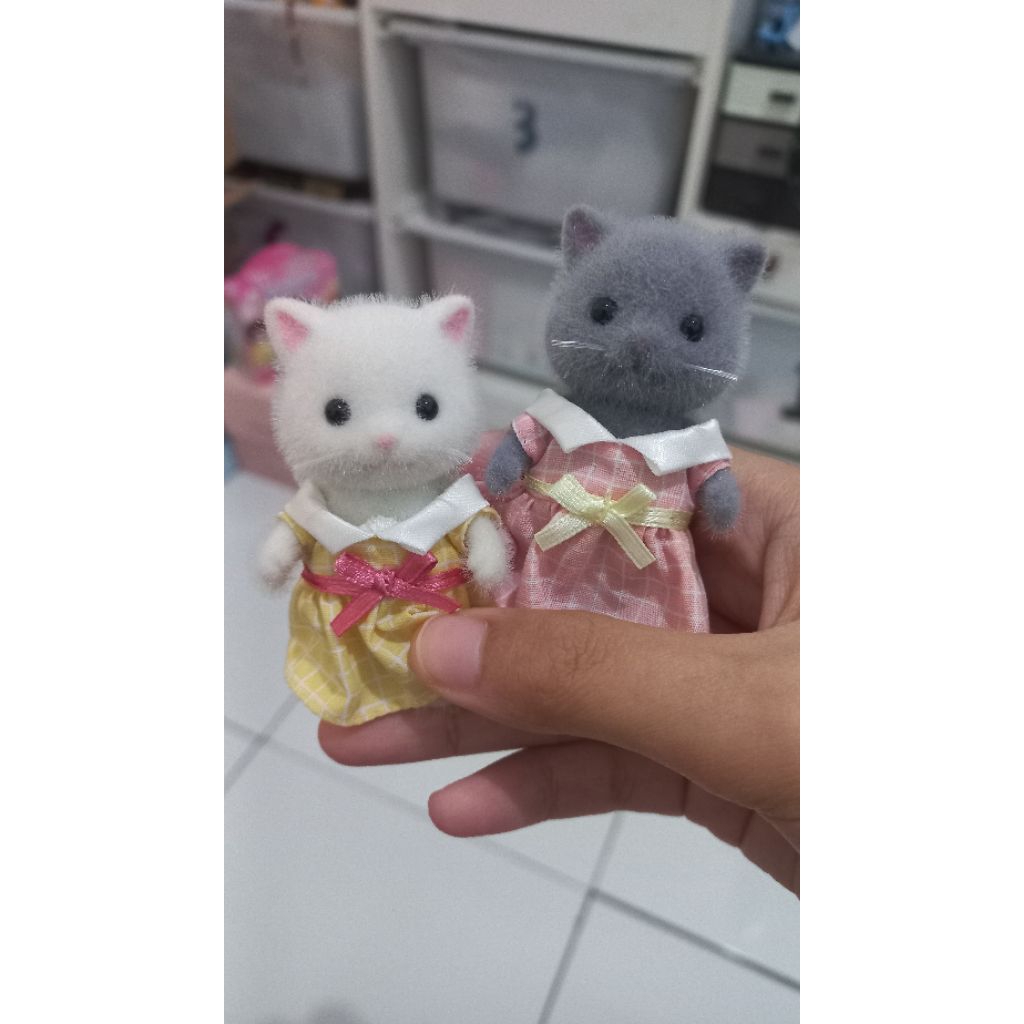 Sylvanian Families persian cat sisters