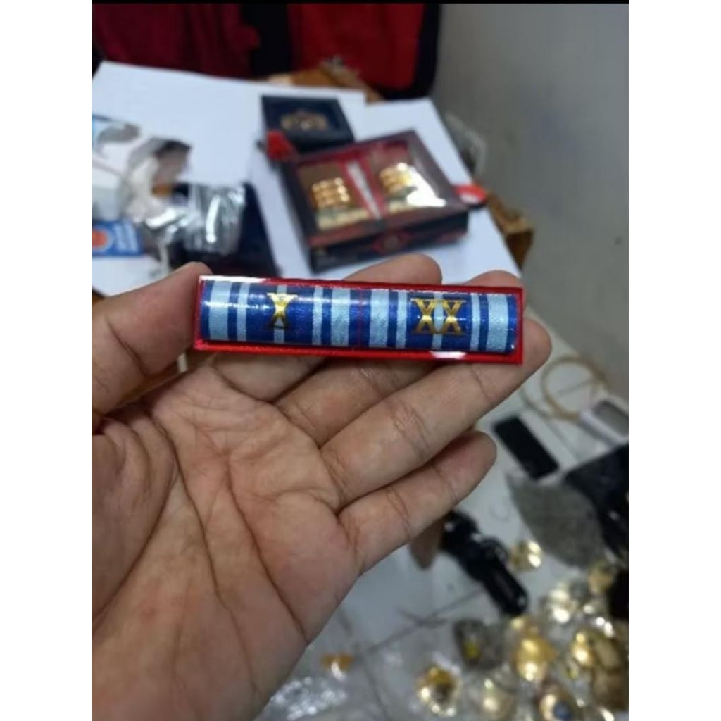 Satya Lencana 10 dan 20 Tahun Magnet