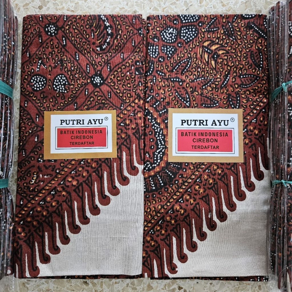 Ikat kepala / Udeng batik persegi empat