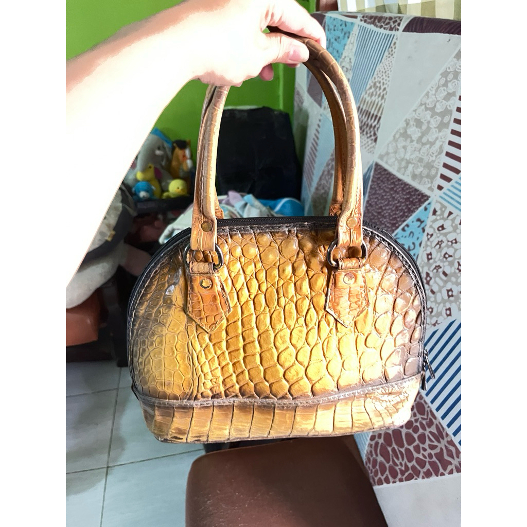 Tas Selempang wanita Kulit Buaya Asli - Elegan & Mewah preloved