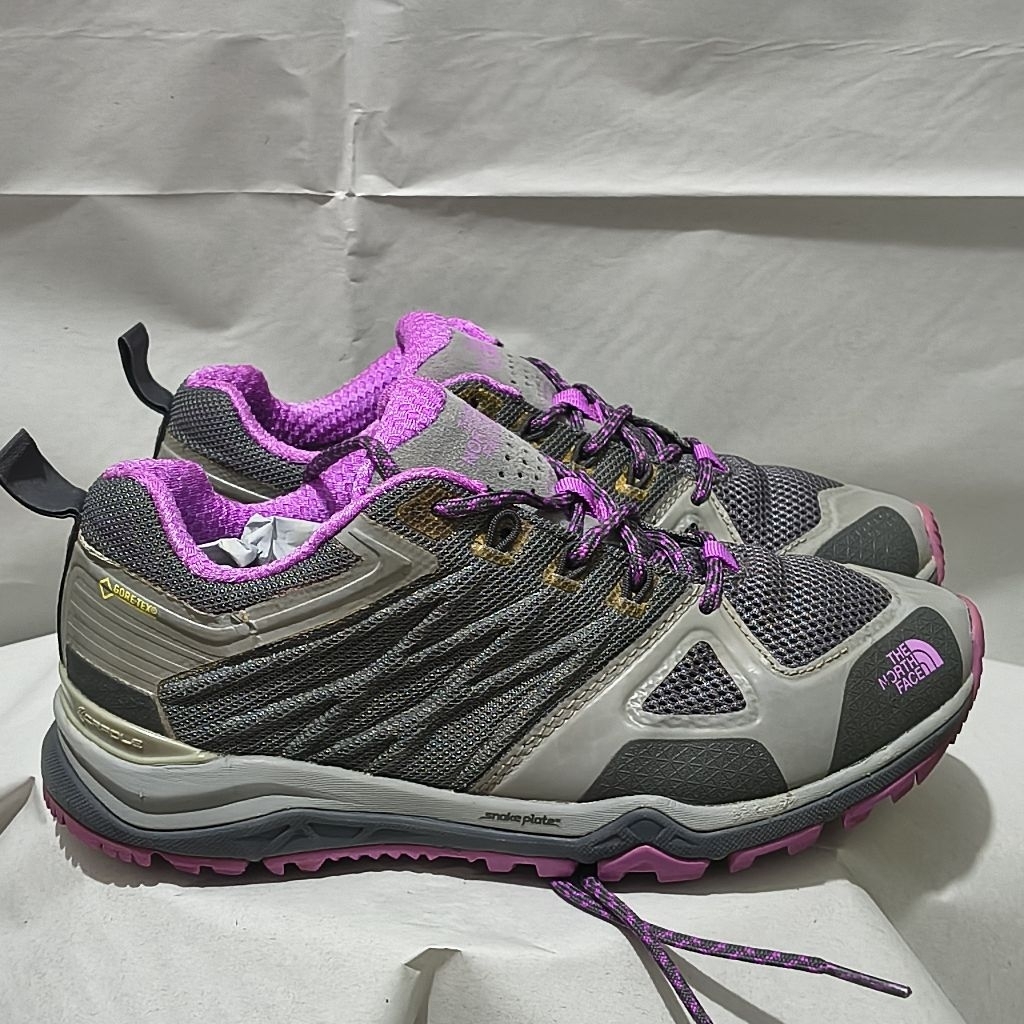 Sepatu Outdoor Wanita – The North Face Ultra Fastpack II Mid GTX – Size 36 / 22.5cm – Second
