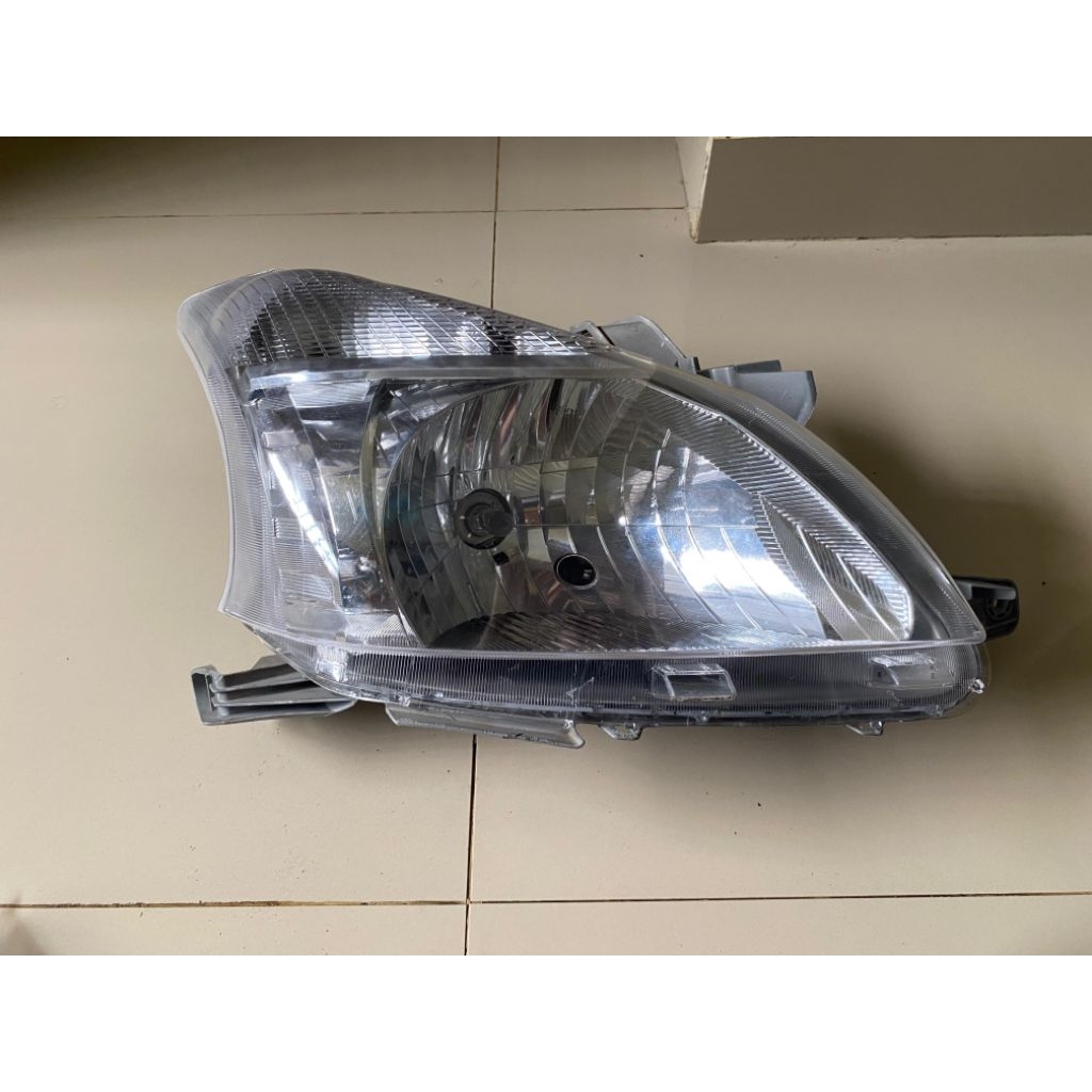 Headlamp reflektor mika lampu depan kanan avanza xenia 2012 2014 original