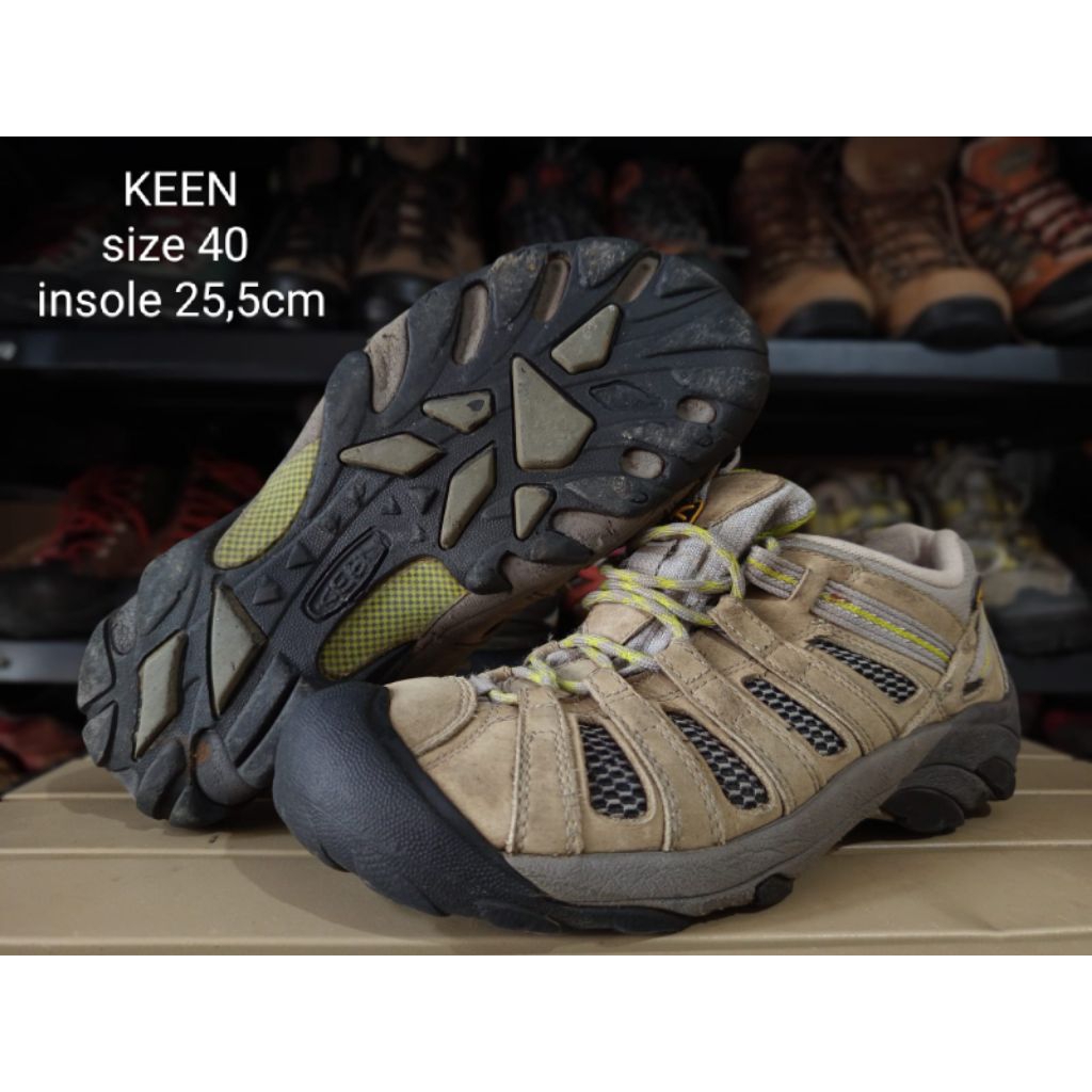 sepatu outdoor second KEEN