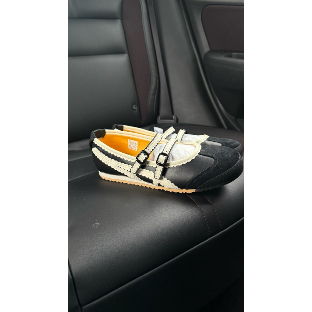 Onitsuka Tiger ballet black cream