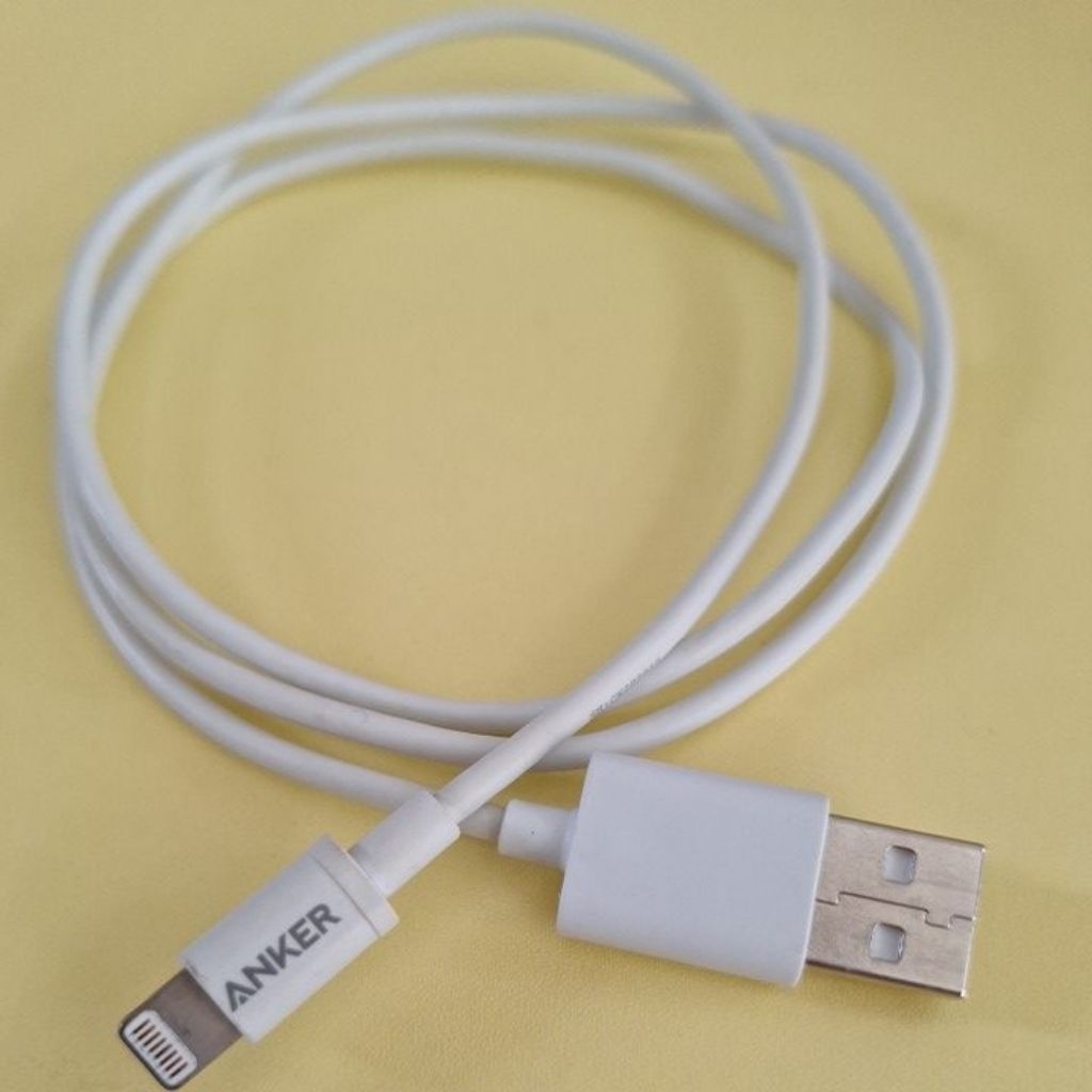 Preloved - Kabel USB A to iPhone - 0.9m (Anker)