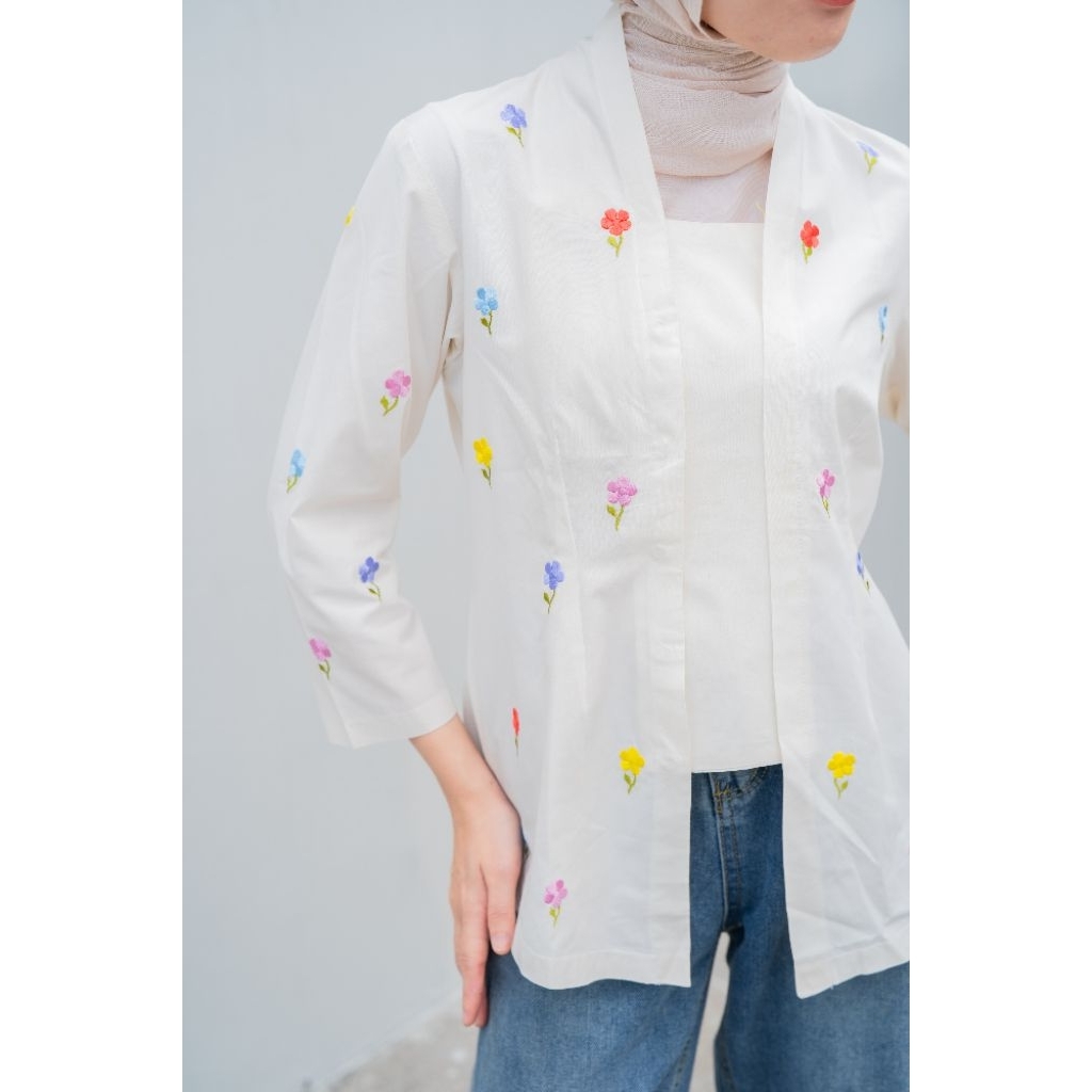 Kebaya Kartini bunga tabur