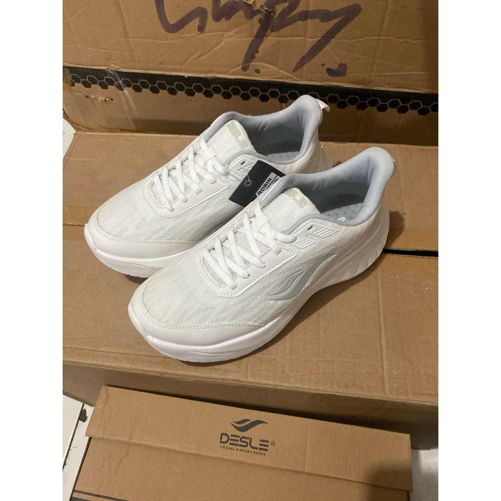 Sepatu olahraga - robin by desle warna putih abumuda
