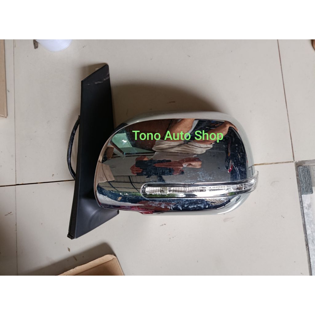 Spion Kiri Innova th 2012-2015 Original Baru