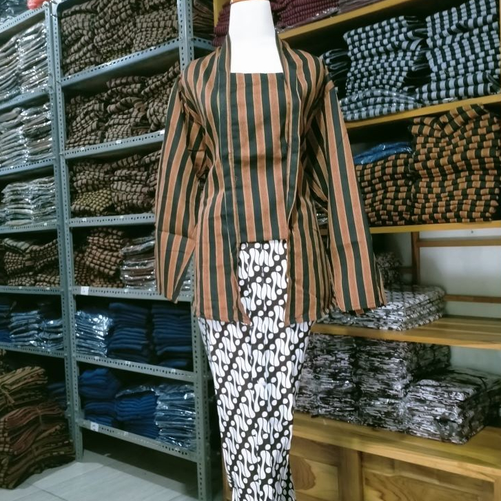 Setelan Kebaya Lurik Adat Jawa/Set Baju Wanita Jawa/Set Pakaian Tradisional Wanita Jawa