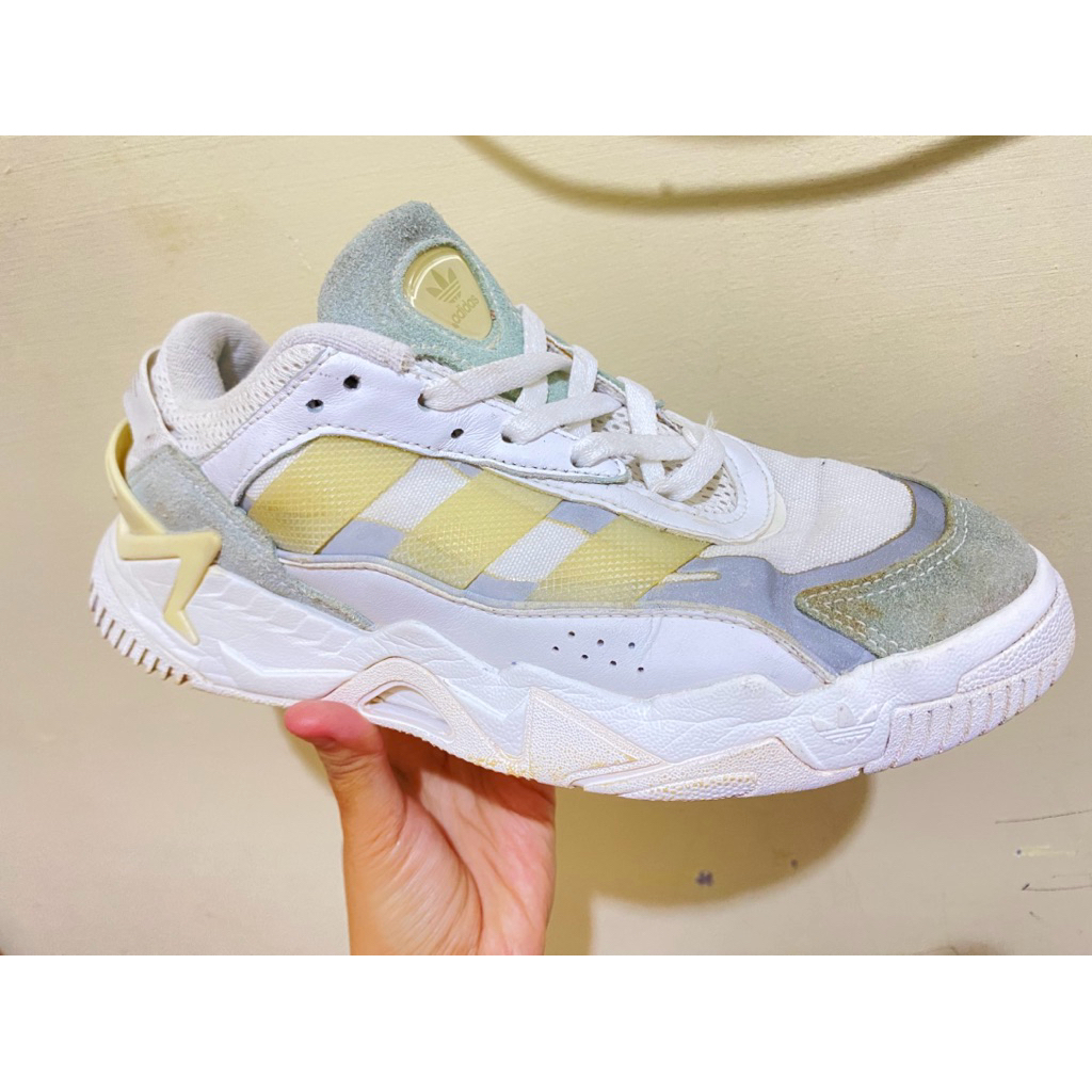 Sepatu Second Adidas Running Size 39