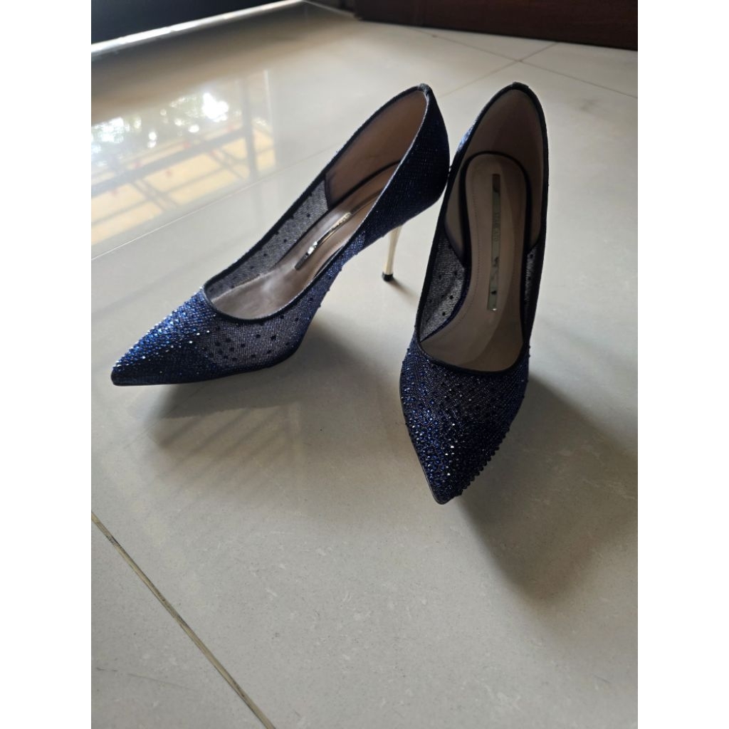 Preloved Staccato Navy blue studs heels