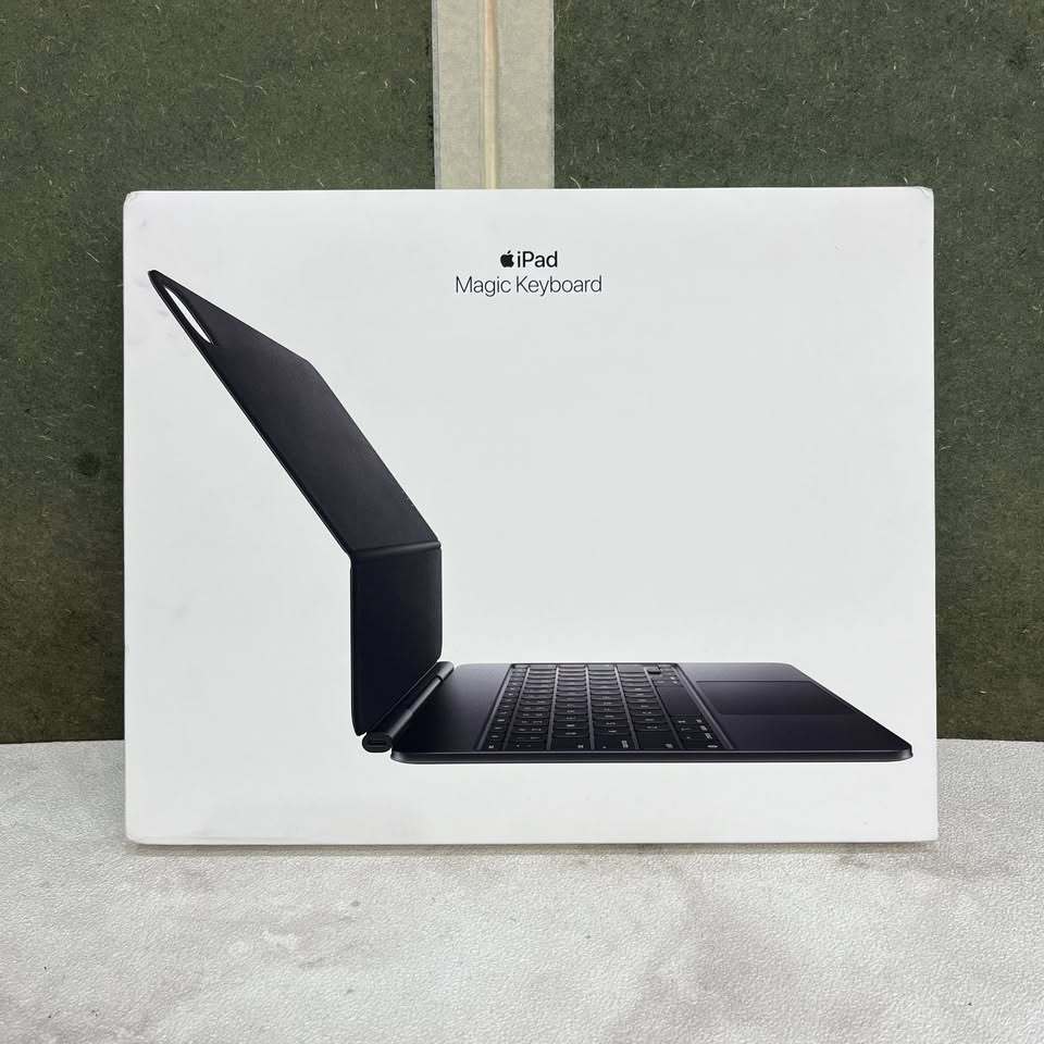 iPad Magic Keyboard 13-inch second