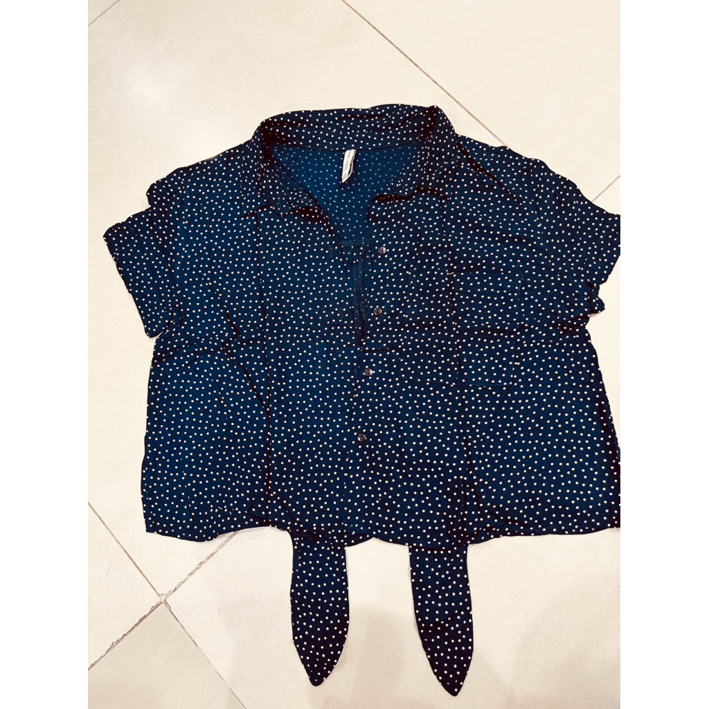 Preloved blouse crop top polkadot bershka