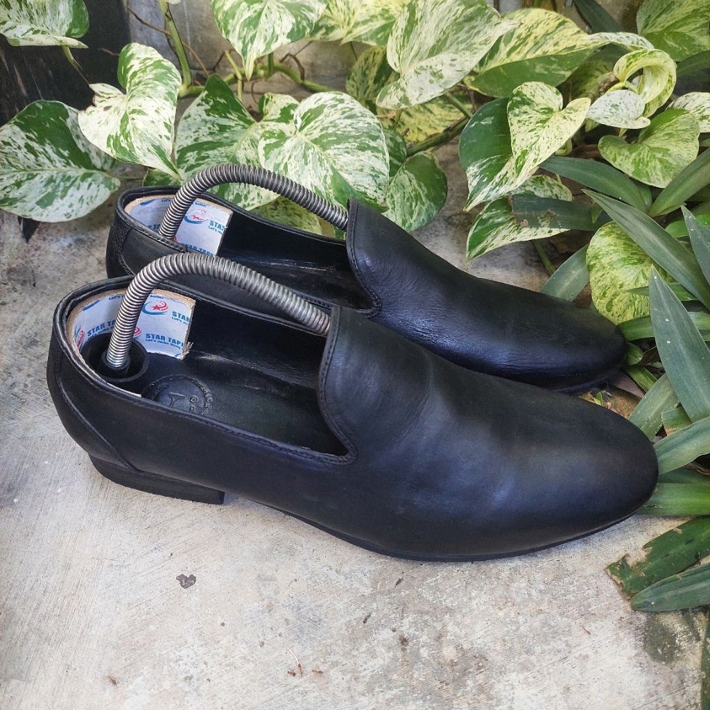 sepatu pantofel slip on second ftale size 42(27cm)