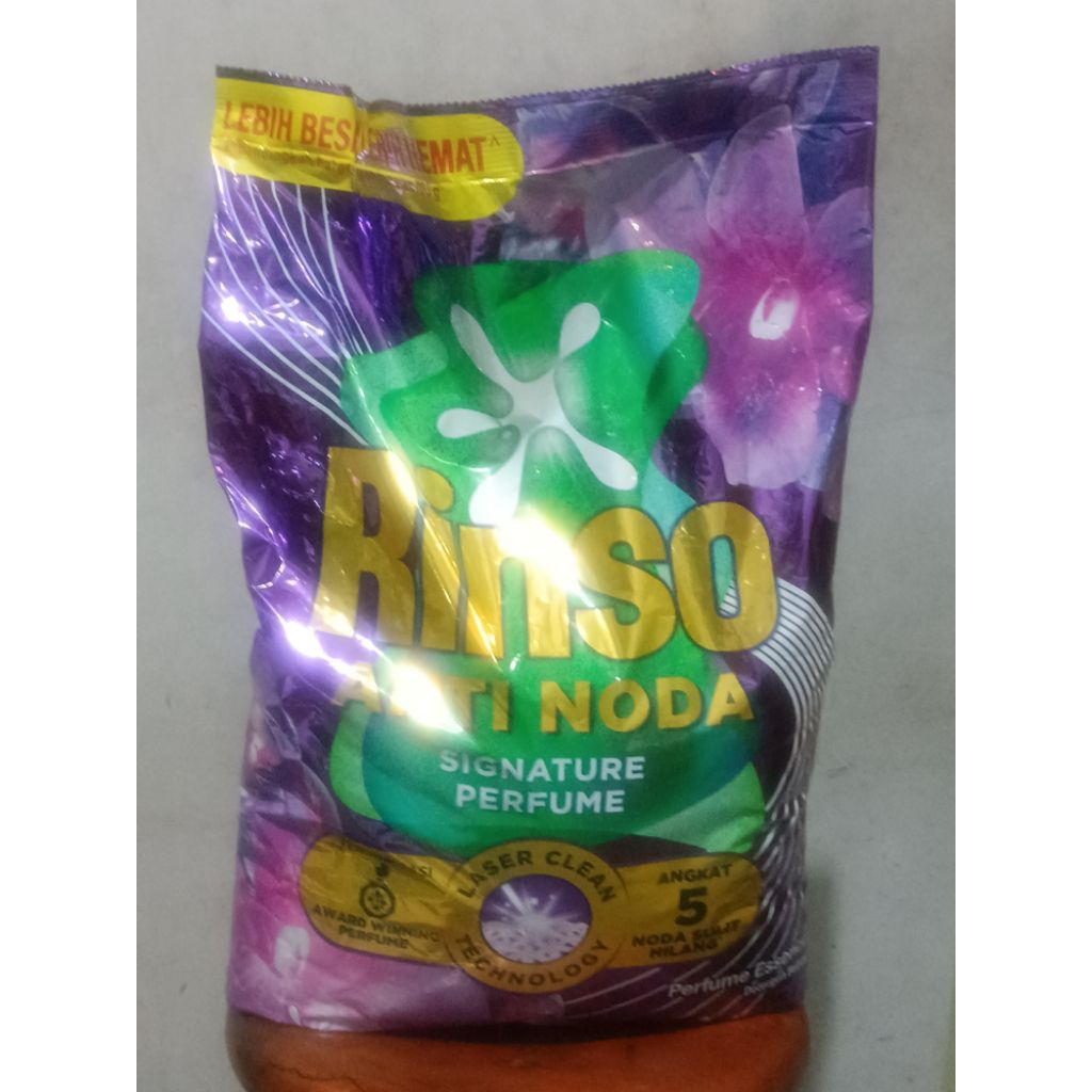 Rinso Anti Noda Perfume Essence 2750 Gram Detergen Bubuk