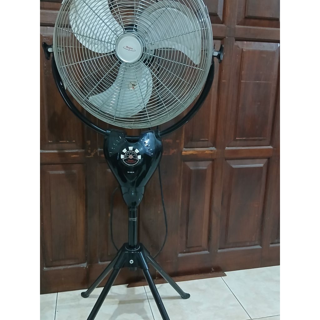 Preloved Kipas Angin Maspion PW-1805 RC