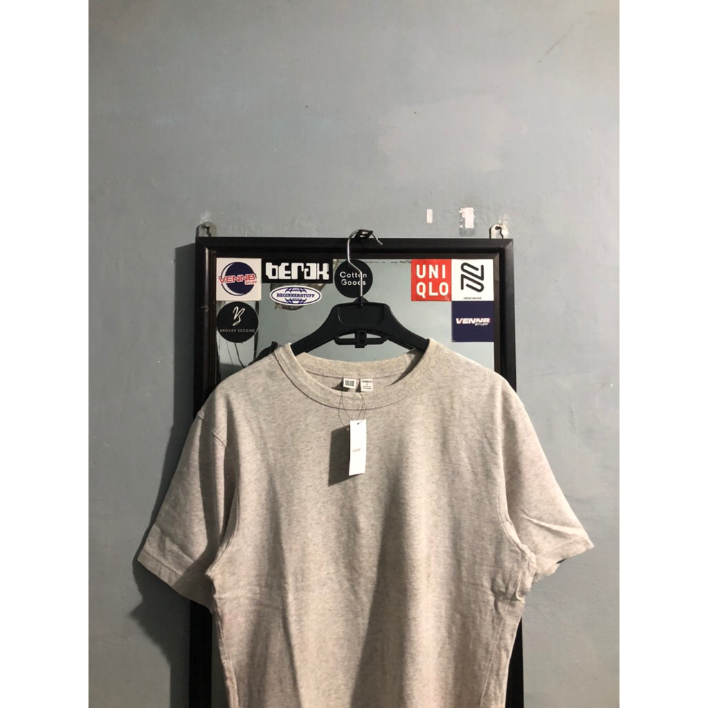Tshirt UNIQLO UUU